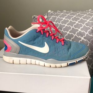 Nike Tennis Shoes